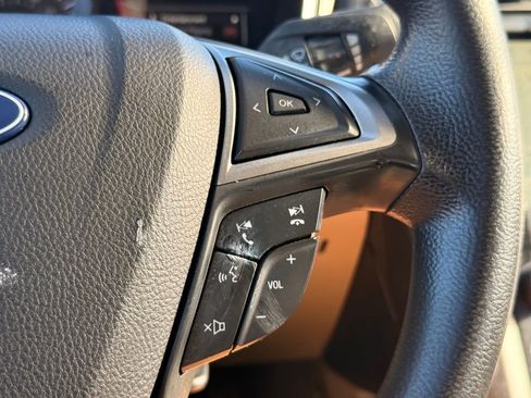 Used 2020 Ford Fusion SE FWD image 26
