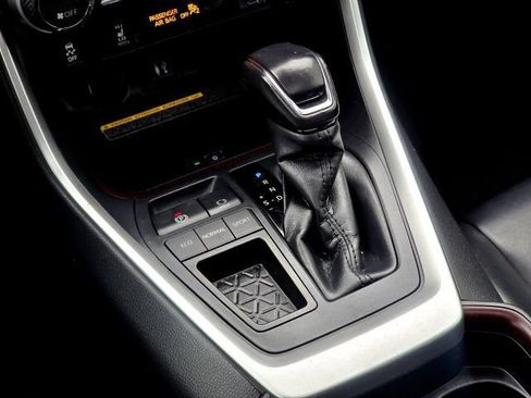 Used 2019 Toyota RAV4 Limited image 20