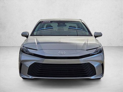 Used 2025 Toyota Camry LE image 2