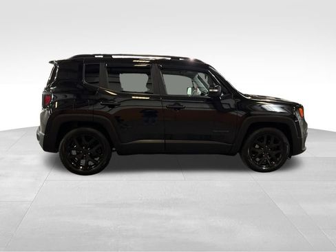 Used 2018 Jeep Renegade Altitude w/ UConnect 8.4 Nav Group FWD image 6