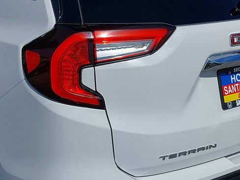 Used 2024 GMC Terrain SLE image 34