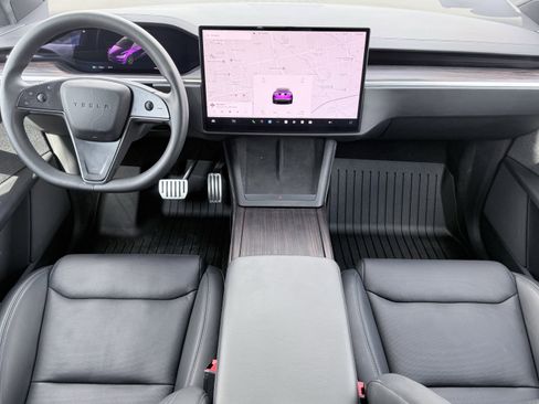 Used 2024 Tesla Model X Long Range image 2