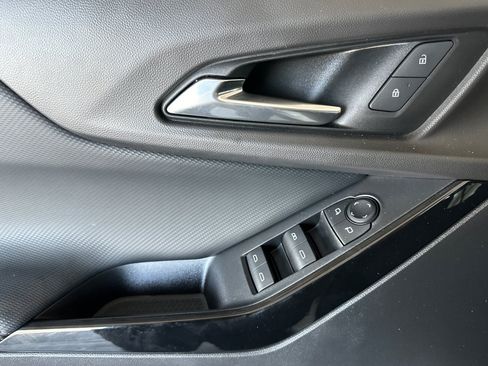 Used 2025 Chevrolet Equinox LT AWD/4WD image 11