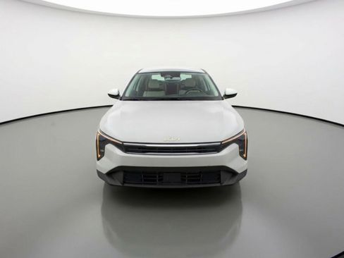 Used 2025 Kia K4 LXS image 2