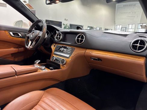 Used 2013 Mercedes-Benz SL 550 w/ Premium Pkg image 61