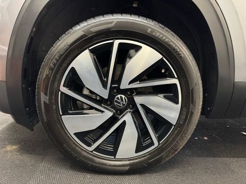 Used 2024 Volkswagen Atlas SE AWD/4WD image 13