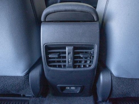 Used 2025 Toyota Corolla Cross AWD Hybrid image 19