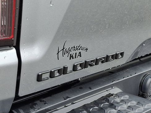 Used 2025 Chevrolet Colorado Z71 image 30