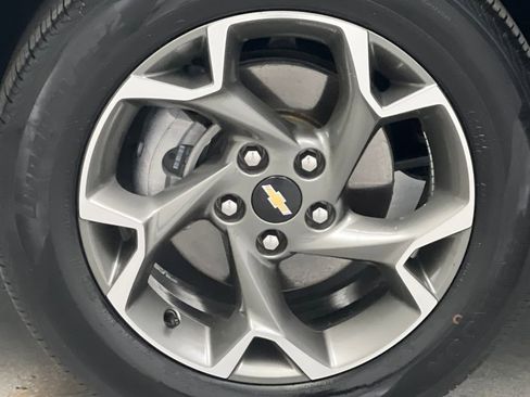 Used 2025 Chevrolet Trax LT w/ LT Convenience Package FWD image 54