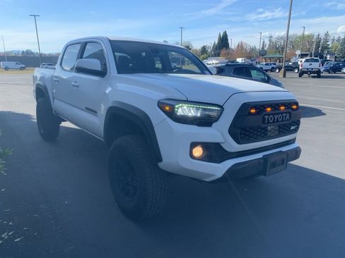 Used 2019 Toyota Tacoma TRD Off-Road image 5
