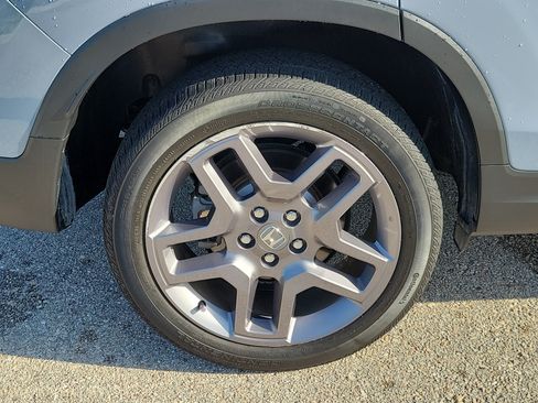 Used 2023 Honda Passport EX-L image 9