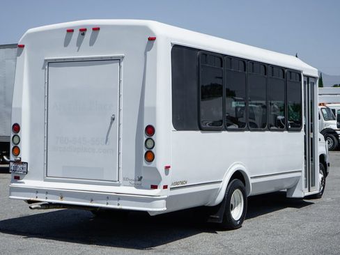 Used 2013 Ford E-450 and Econoline 450 Super Duty w/ Shuttle Bus Prep Pkg RWD image 10