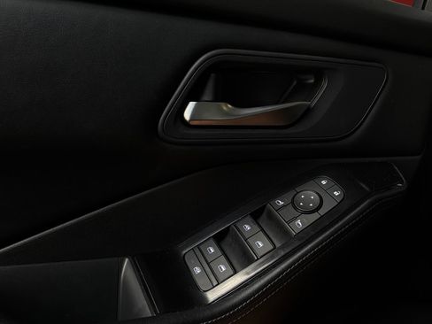 Used 2025 Nissan Rogue SV FWD image 21