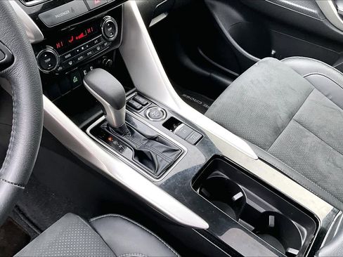 Used 2023 Mitsubishi Eclipse Cross SE image 16