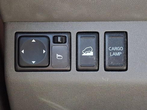Used 2013 Nissan Frontier SV AWD/4WD image 23