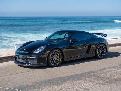 Used 2016 Porsche Cayman GT4 image 1