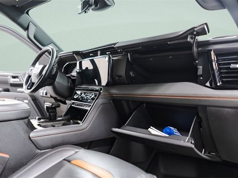 Used 2022 GMC Sierra 1500 AT4 w/ AT4 Premium Package image 36