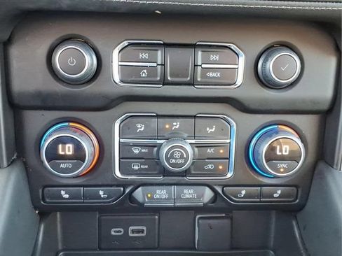 Used 2023 Chevrolet Tahoe LT w/ LT Signature Package AWD/4WD image 21