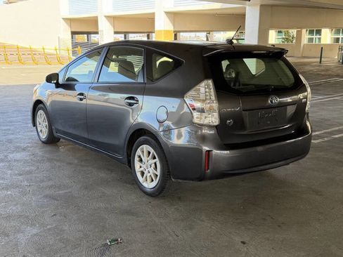 Used 2014 Toyota Prius V Two image 15