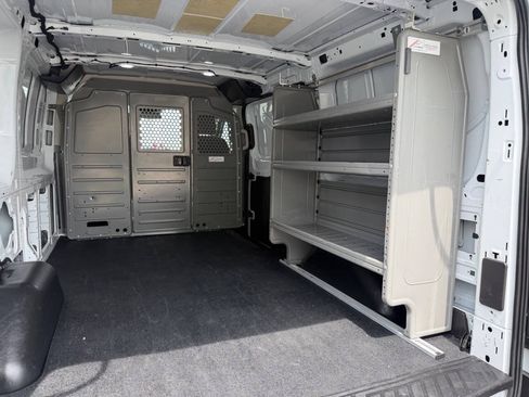 Used 2019 Ford Transit 250 130 Low Roof RWD image 12
