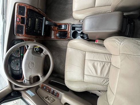 Used 2000 Toyota 4Runner Limited image 25