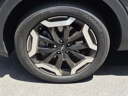Used 2025 Kia Telluride S FWD image 9