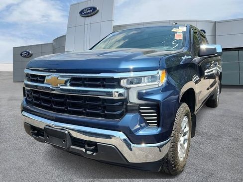 Used 2023 Chevrolet Silverado 1500 LT AWD/4WD image 2