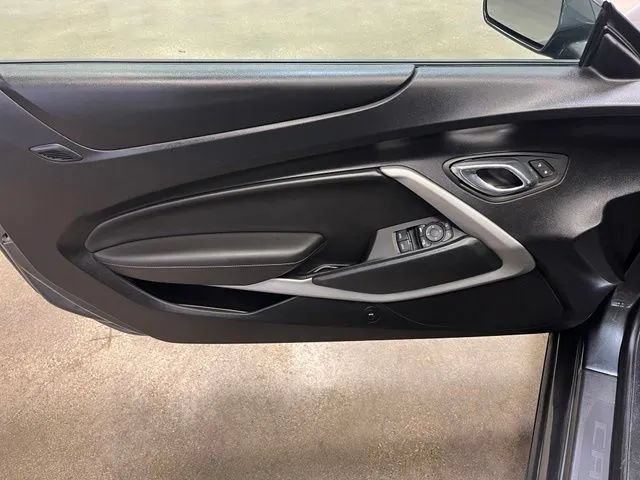Used 2017 Chevrolet Camaro SS RWD image 13