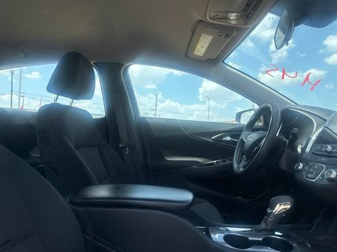 Used 2025 Chevrolet Malibu LS FWD image 26