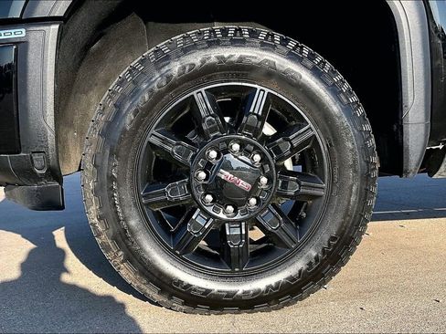 Used 2024 GMC Sierra 2500 AT4 w/ AT4 Premium Plus Package image 11