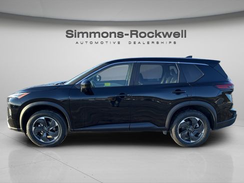Used 2025 Nissan Rogue SV image 4