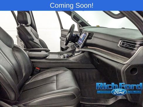 Used 2024 Jeep Wagoneer L Series III w/ Premium Group I AWD/4WD image 22
