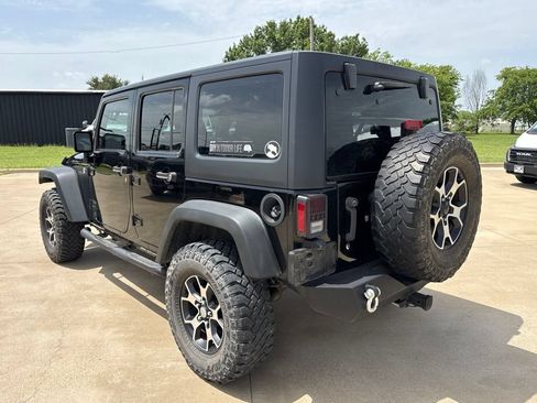 Used 2017 Jeep Wrangler Unlimited Sport w/ Connectivity Group AWD/4WD image 4