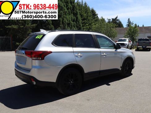 Used 2018 Mitsubishi Outlander LE AWD/4WD image 9