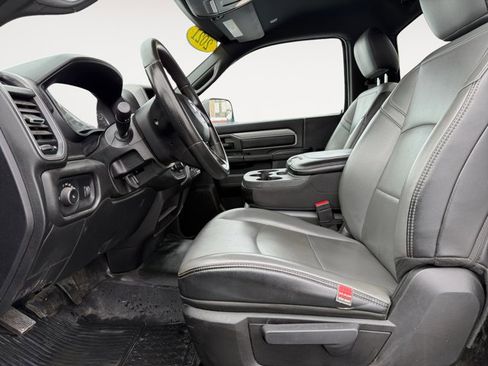 Used 2021 RAM 3500 Tradesman w/ Chrome Appearance Group image 11