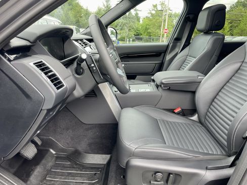 Used 2025 Land Rover Discovery S AWD/4WD image 14