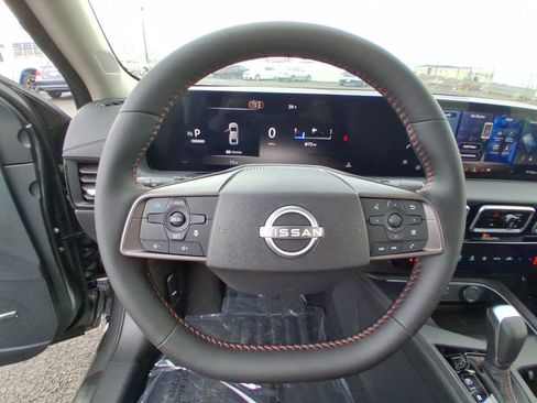 Used 2026 Nissan Sentra SR w/ SR Premium Package FWD image 15