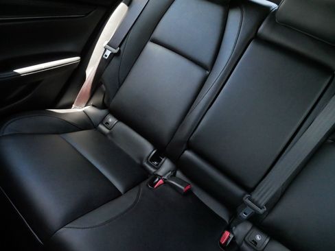 Used 2019 MAZDA MAZDA3 Hatchback FWD image 12
