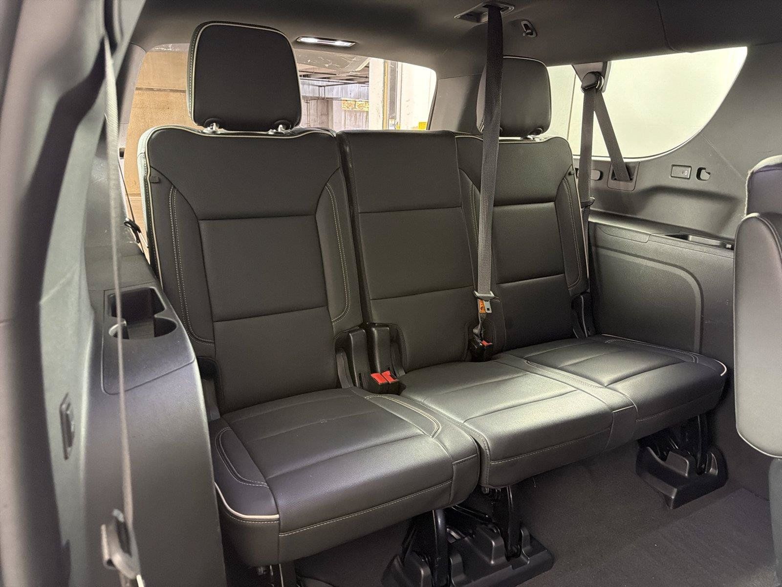 Used 2023 GMC Yukon XL SLT w/ SLT Premium Package AWD/4WD image 14