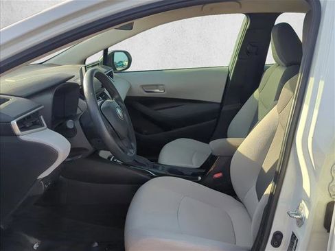 Used 2020 Toyota Corolla LE image 12