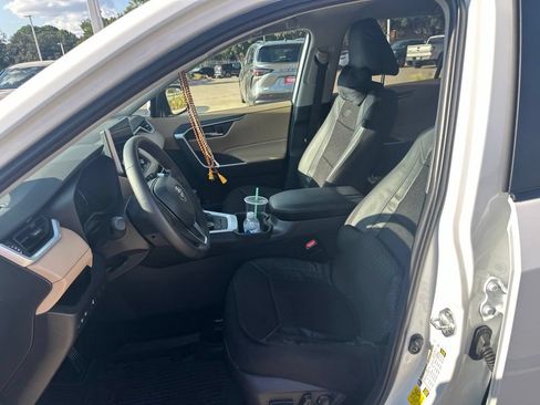 Used 2025 Toyota RAV4 XLE w/ Weather Package AWD/4WD image 6