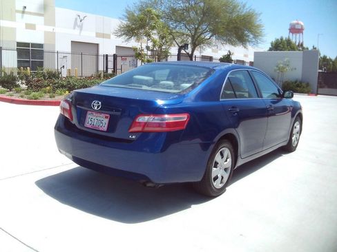 Used 2009 Toyota Camry LE FWD image 6