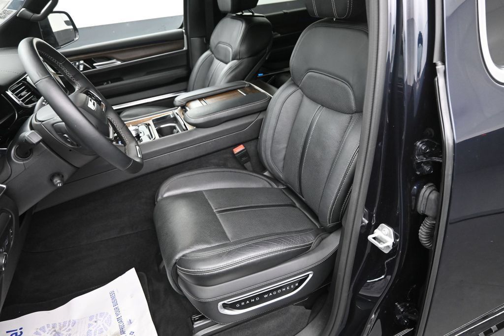 Used 2025 Jeep Grand Wagoneer 4WD image 13