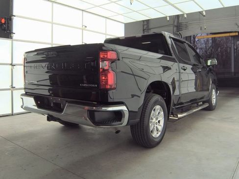 Used 2020 Chevrolet Silverado 1500 LT image 2