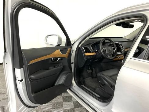 Used 2025 Volvo XC90 B6 Plus AWD/4WD image 25