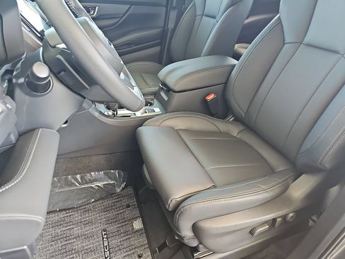 Used 2025 Subaru Ascent Limited AWD/4WD image 16