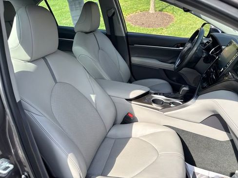 Used 2023 Toyota Camry XLE image 13