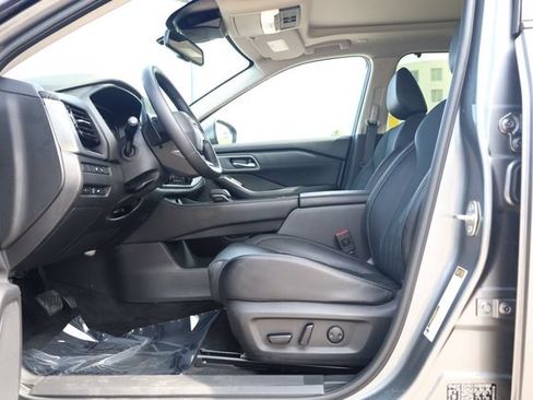 Used 2026 Nissan Rogue Platinum w/ Platinum Premium Package AWD/4WD image 13