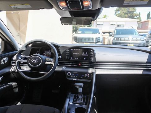 Used 2023 Hyundai Elantra SEL FWD image 16