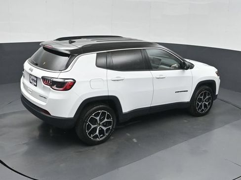 Used 2025 Jeep Compass Limited AWD/4WD image 39